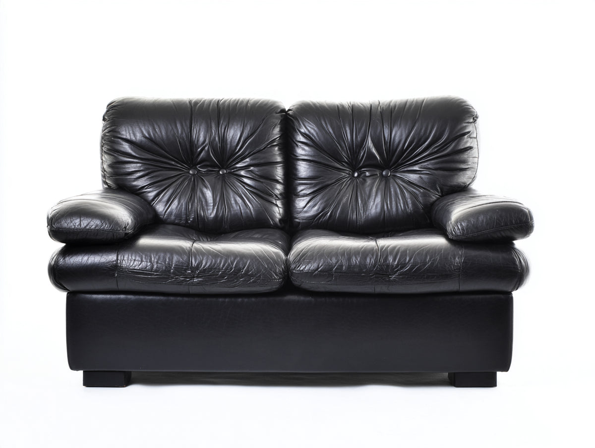 Sofá de 2 plazas tapizado efecto cuero 160x90x90 cm - Negro - Diseño clásico con acolchado capitoné